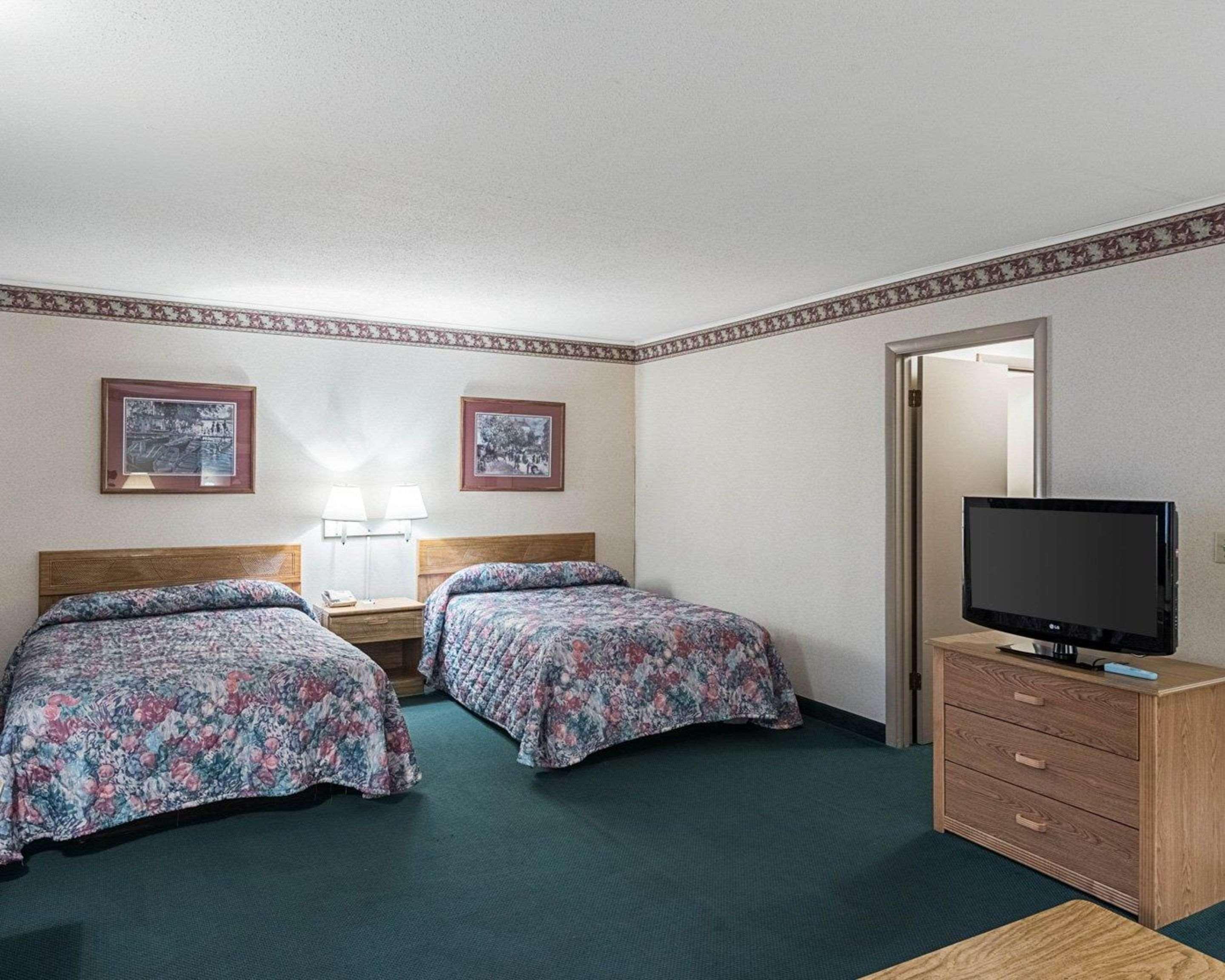 רהובות' ביץ' Rodeway Inn & Suites מראה חיצוני תמונה