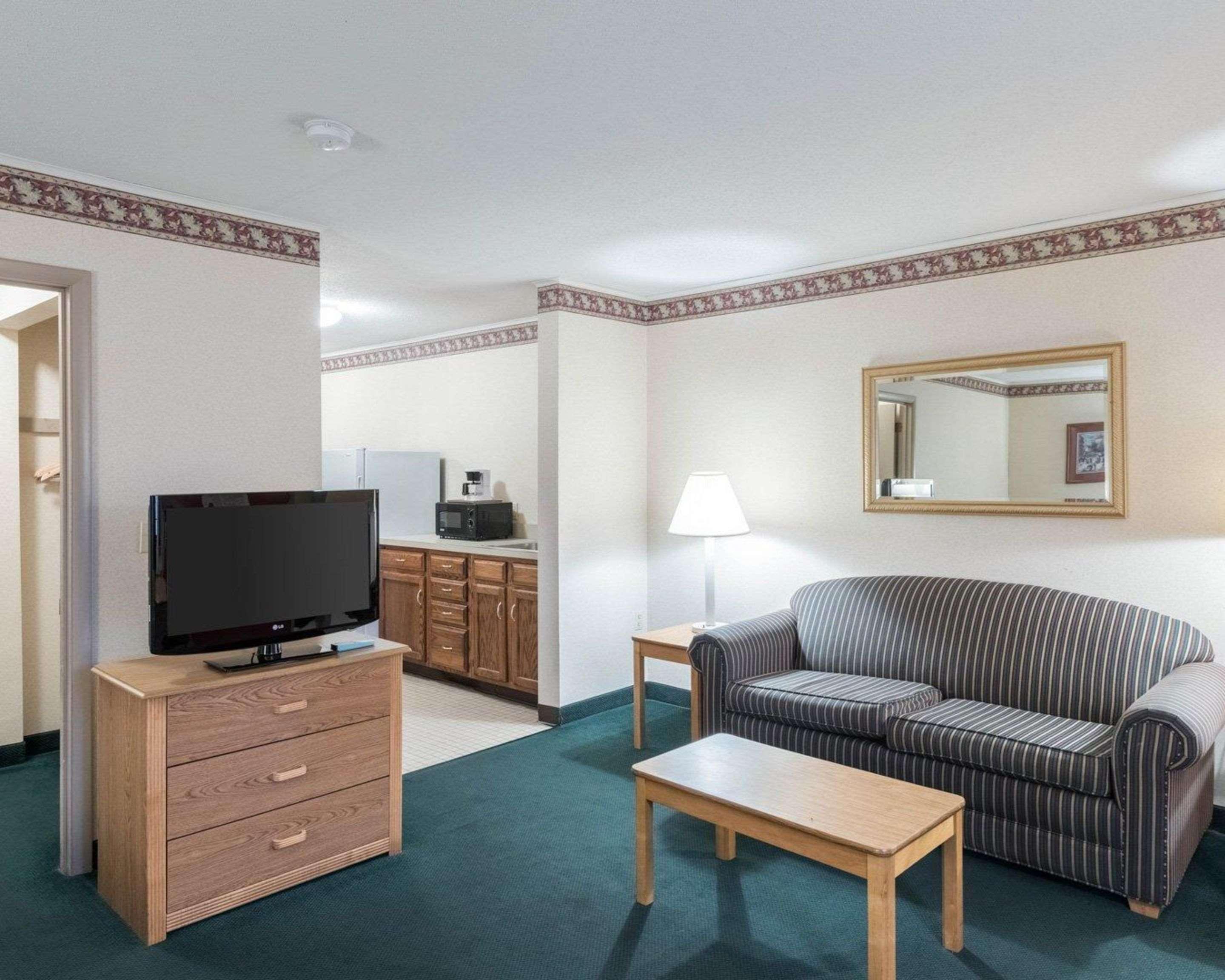 רהובות' ביץ' Rodeway Inn & Suites מראה חיצוני תמונה