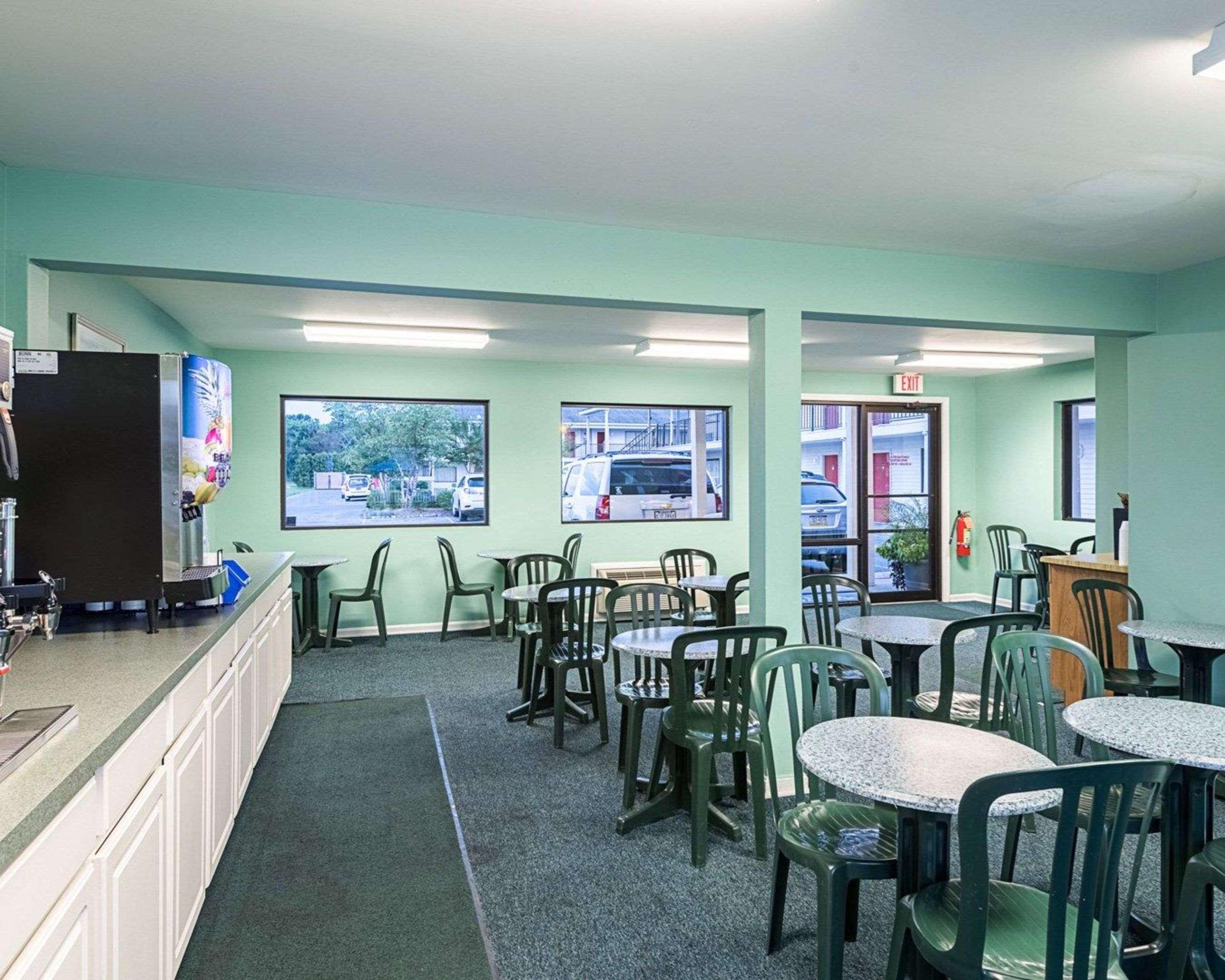 רהובות' ביץ' Rodeway Inn & Suites מראה חיצוני תמונה