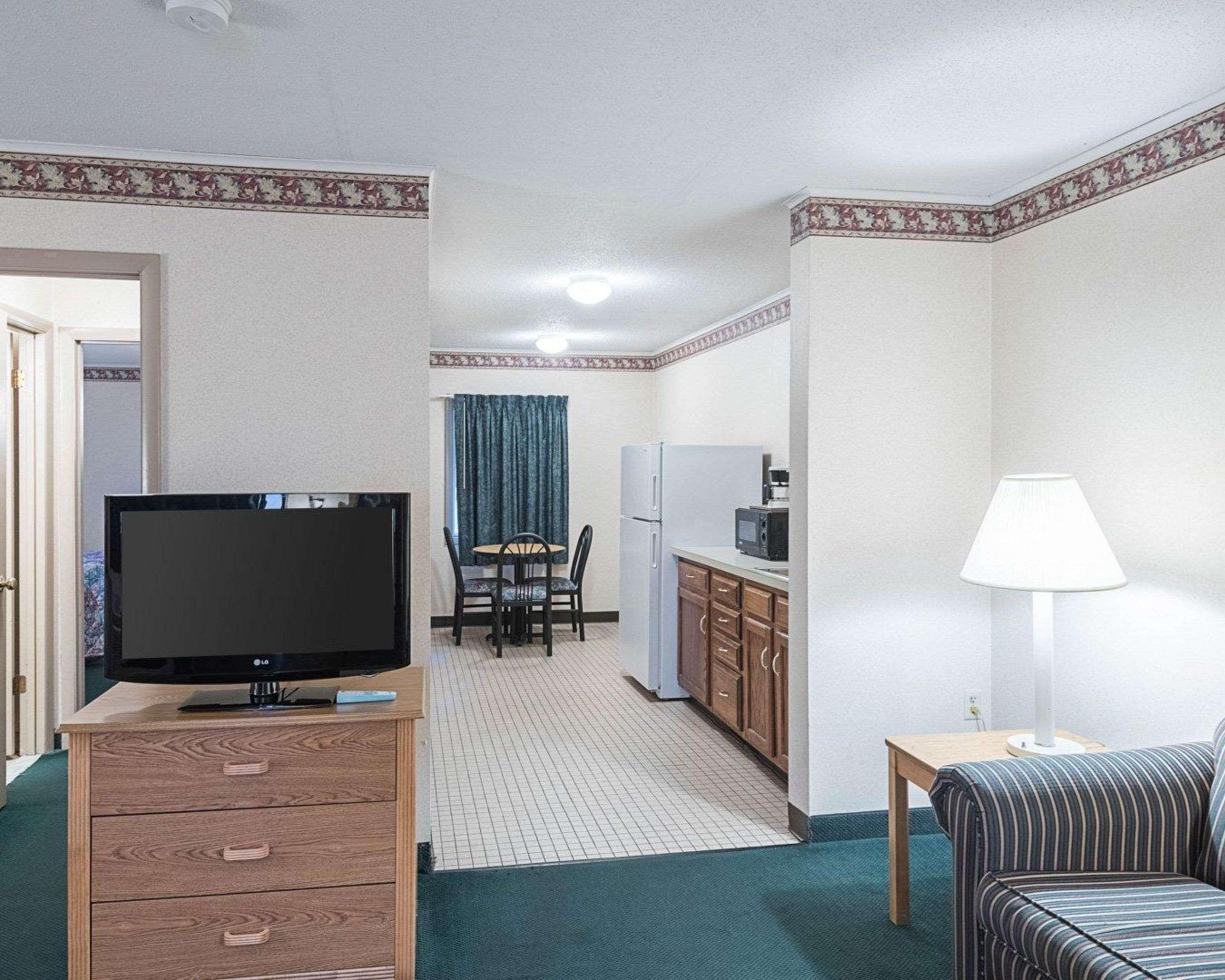 רהובות' ביץ' Rodeway Inn & Suites מראה חיצוני תמונה