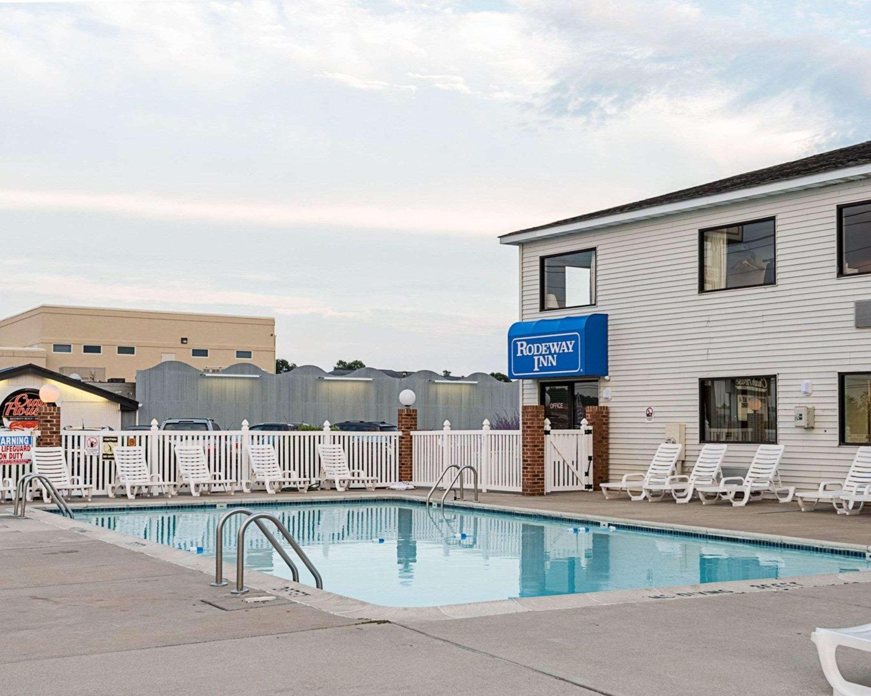 רהובות' ביץ' Rodeway Inn & Suites מראה חיצוני תמונה