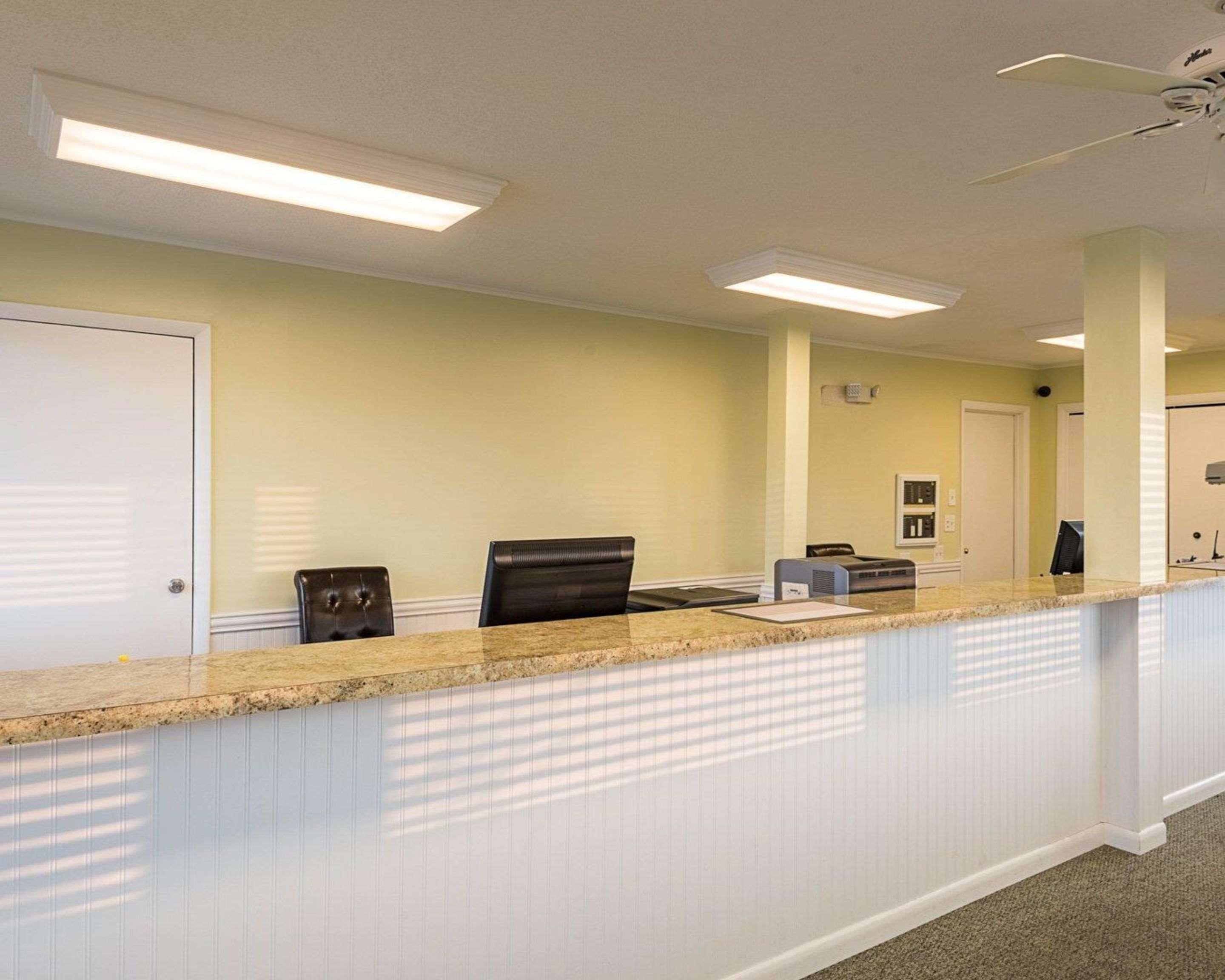רהובות' ביץ' Rodeway Inn & Suites מראה חיצוני תמונה