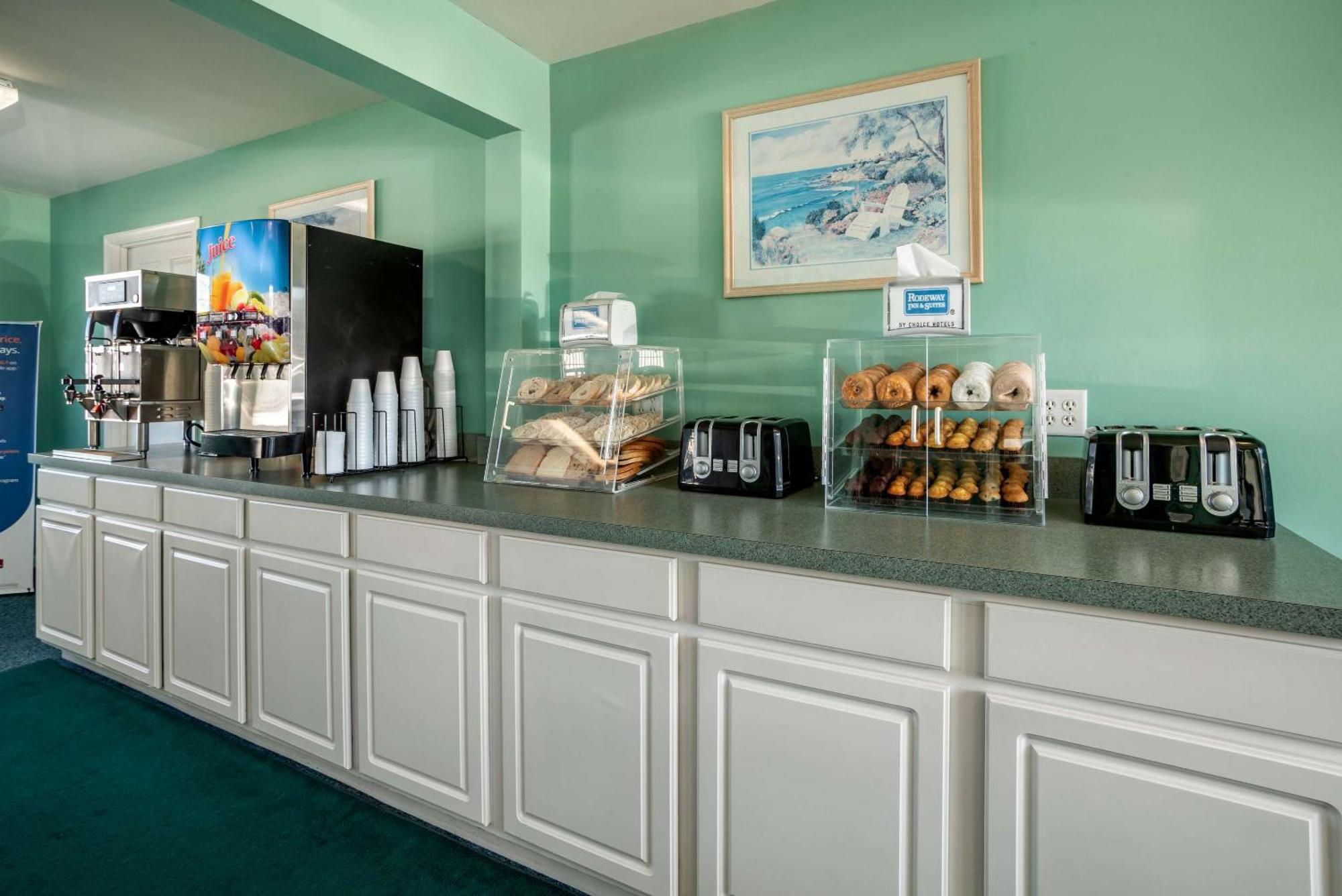רהובות' ביץ' Rodeway Inn & Suites מראה חיצוני תמונה