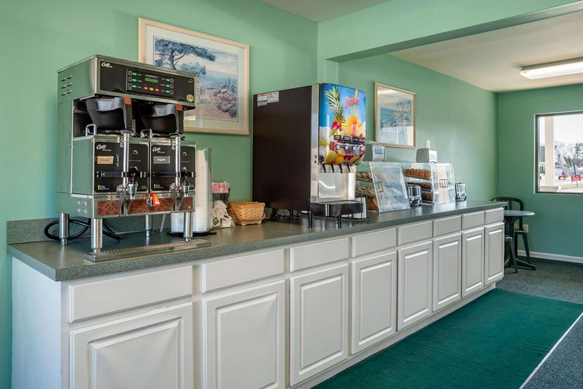 רהובות' ביץ' Rodeway Inn & Suites מראה חיצוני תמונה