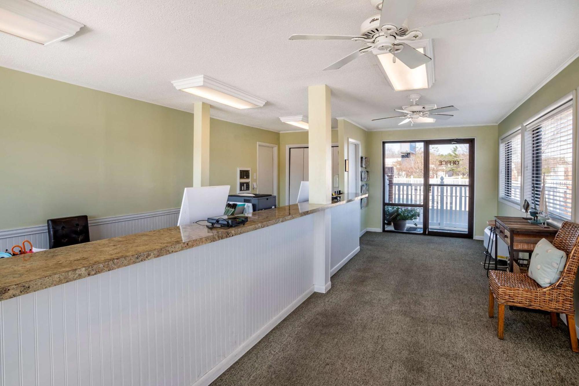 רהובות' ביץ' Rodeway Inn & Suites מראה חיצוני תמונה