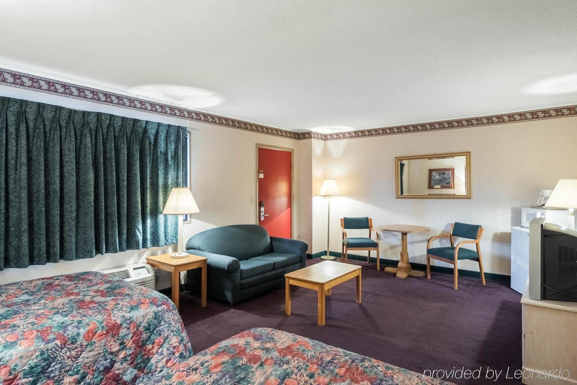 רהובות' ביץ' Rodeway Inn & Suites מראה חיצוני תמונה
