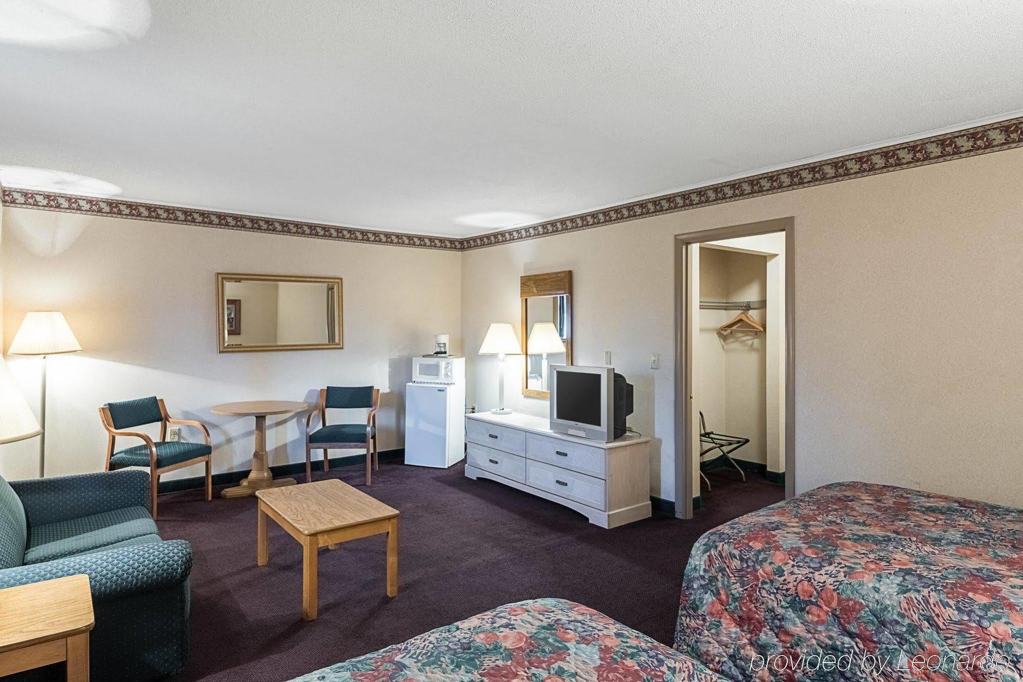 רהובות' ביץ' Rodeway Inn & Suites מראה חיצוני תמונה